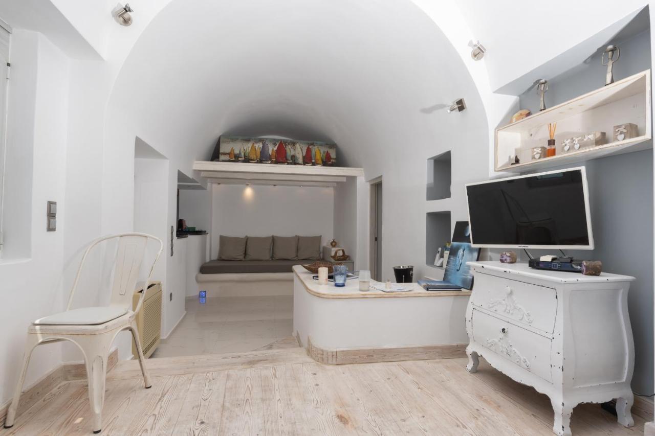 Hyperion Oia Suites Extérieur photo